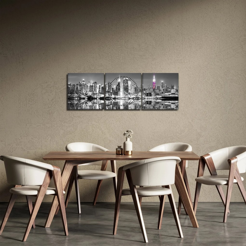 Obraz - Nowy Jork i fioletowy wieżowiec (z zegarem) (90x30 cm)