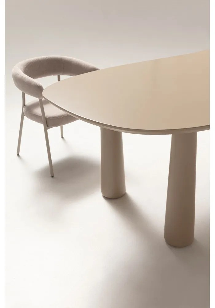 Beżowy stolik z blatem z drewna sosnowego 110x220 cm Nahia – MOME