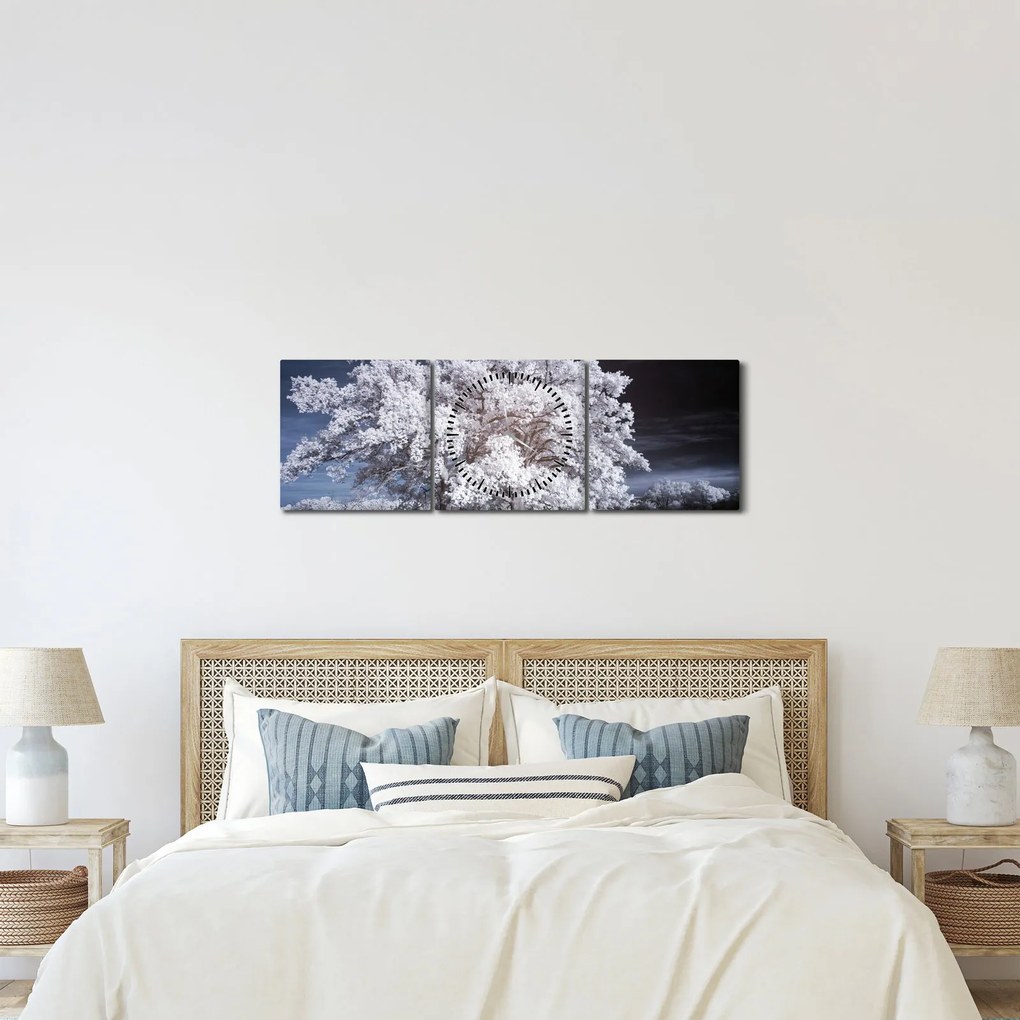 Obraz - Śnieżnobiałe drzewo (z zegarem) (90x30 cm)