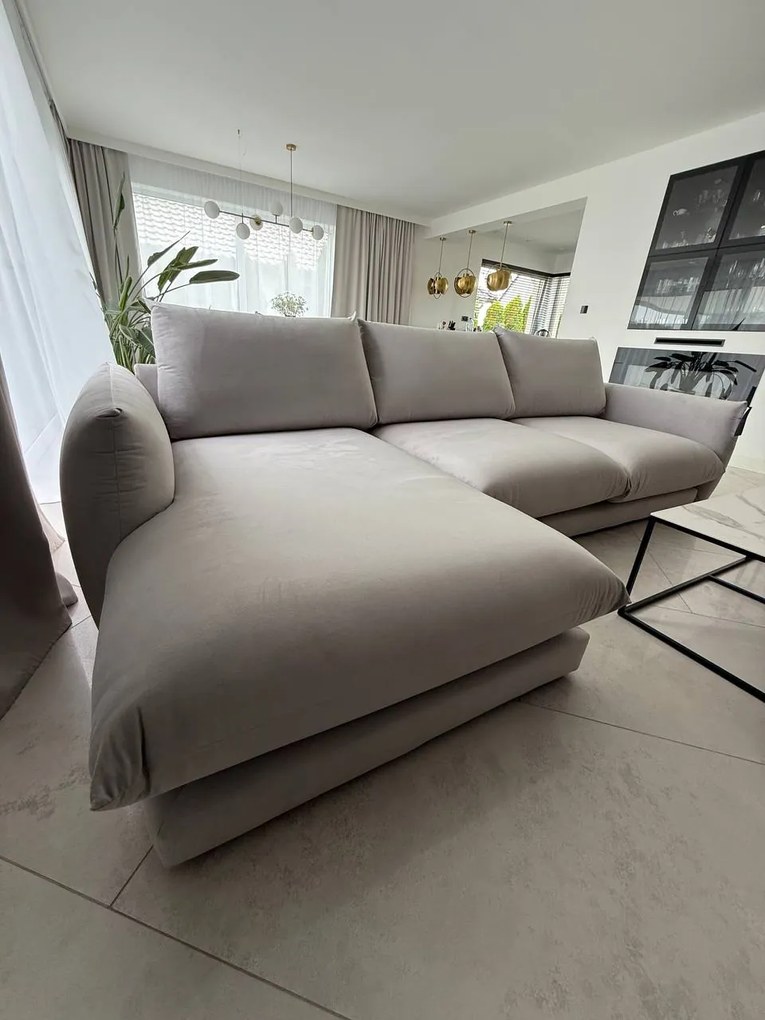 Sofa narożna CXL by Christian Lacroix z aksamitu popiel light grey popiel Naima 316 cm, lewa