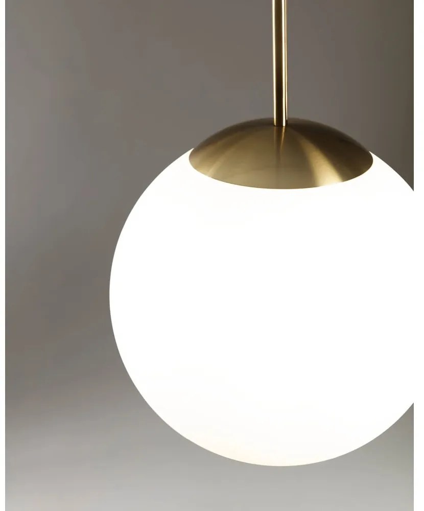 Lampa wisząca w biało-złotym kolorze ze szklanym kloszem ø 30 cm Mahala – Kave Home