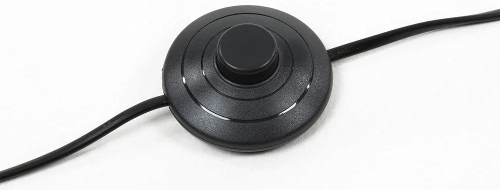 Czarna lampa stojąca La Forma Uzagi