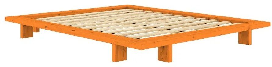 Pomarańczowe łóżko dwuosobowe z litego drewna sosnowego bez zagłówka ze stelażem 140x200 cm Japan – Karup Design