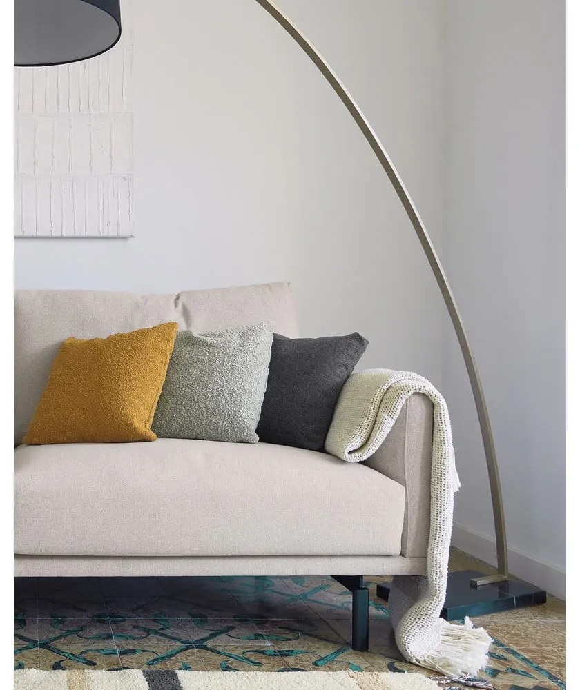 Czarna/w kolorze złota lampa stojąca z tekstylnym kloszem (wysokość 210 cm) Juhe – Kave Home