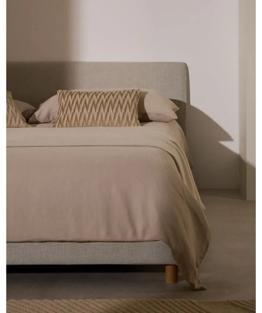 Szare tapicerowane łóżko dwuosobowe bez stelaża 180x200 cm Valma – Kave Home