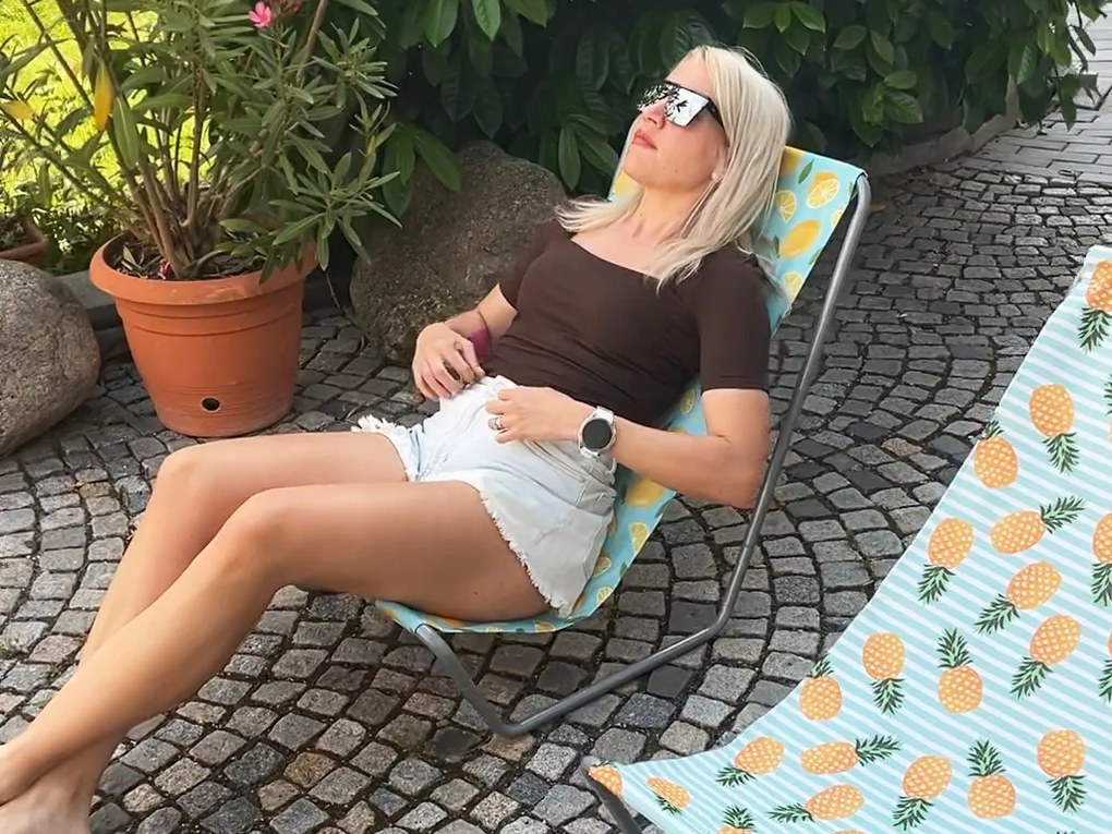 Zestaw 2 szt. składanych leżaków plażowych SAND PINEAPPLE, kolorowe