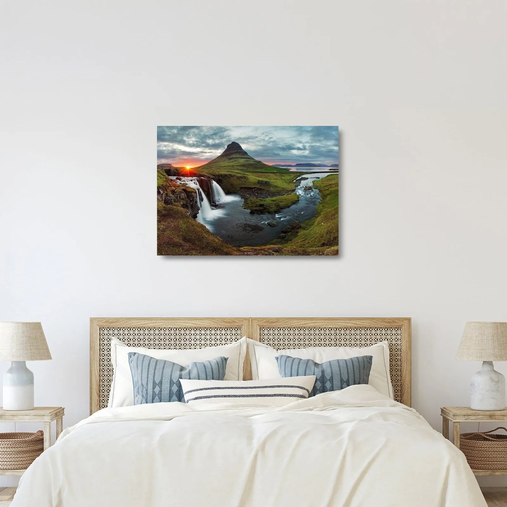 Obraz na szkle - Kirkjufell o zachodzie słońca (70x50 cm)