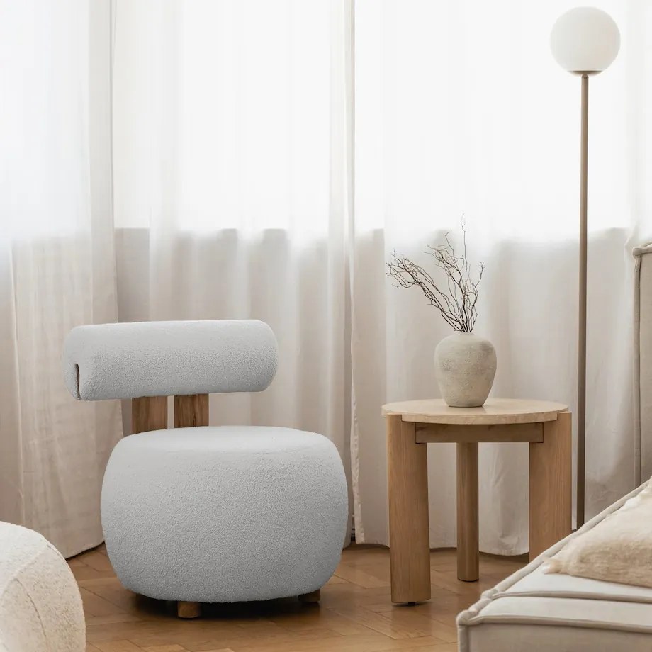 Biały designerski fotel HANNA, dąb