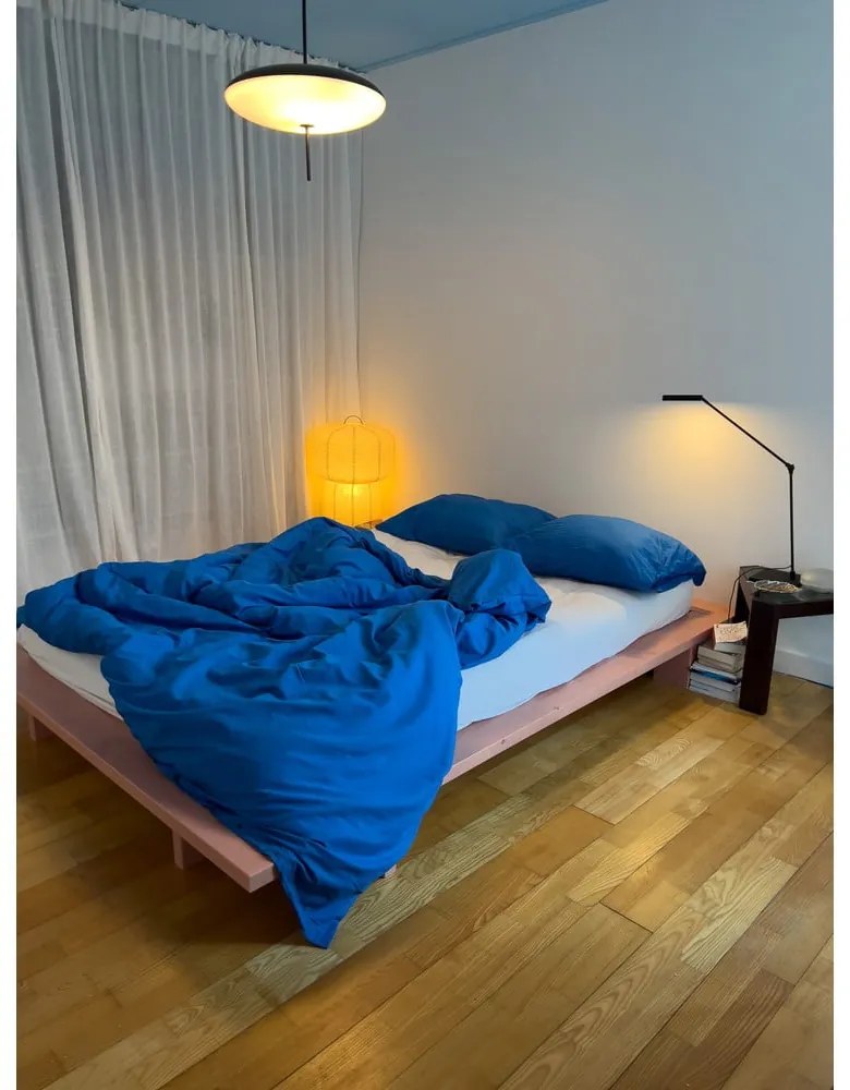 Jasnoróżowe łóżko dwuosobowe z litego drewna sosnowego ze stelażem 180x200 cm Japan – Karup Design