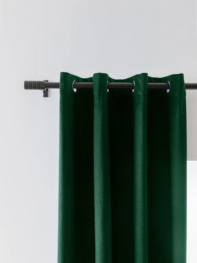 Ciemnozielona zasłona zaciemniająca VELVET 140x250 cm Zawieszanie: Metalowe pierścienie