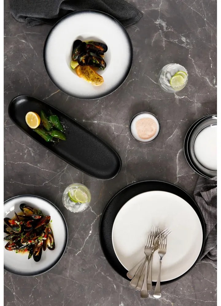 Czarny ceramiczny talerz Maxwell & Williams Caviar Baguette