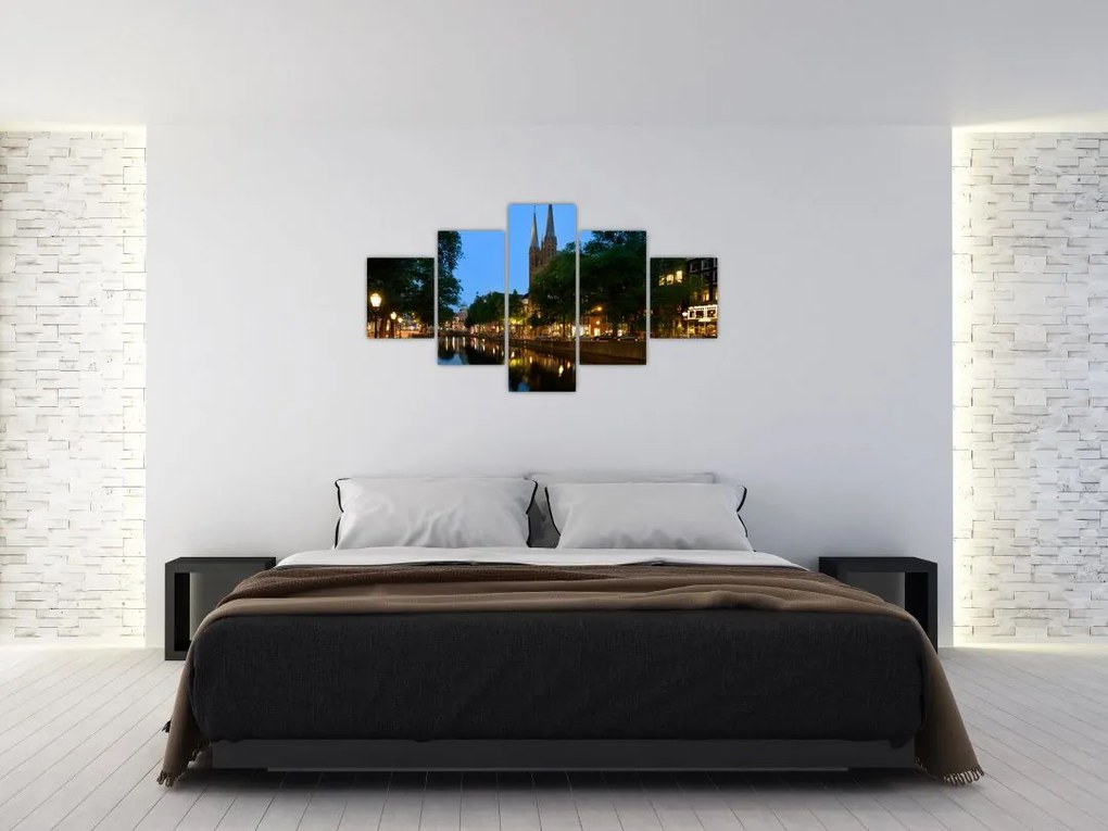 Obraz nocnego historycznego miasta (125x70 cm)