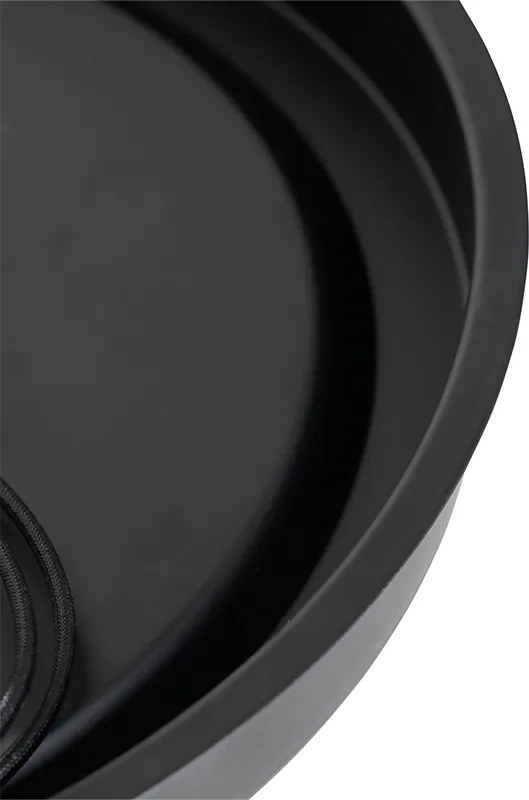 Klasyczna lampa sufitowa czarna z przydymionym szkłem 35 cm IP44 - Nohmi