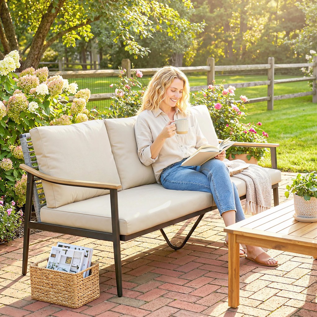 Outsunny Trzyosobowa sofa ogrodowa z rattanu z wyjmowanymi poduszkami, podłokietnikami w kolorze drewna, stalową ramą, khaki | Aosom PL