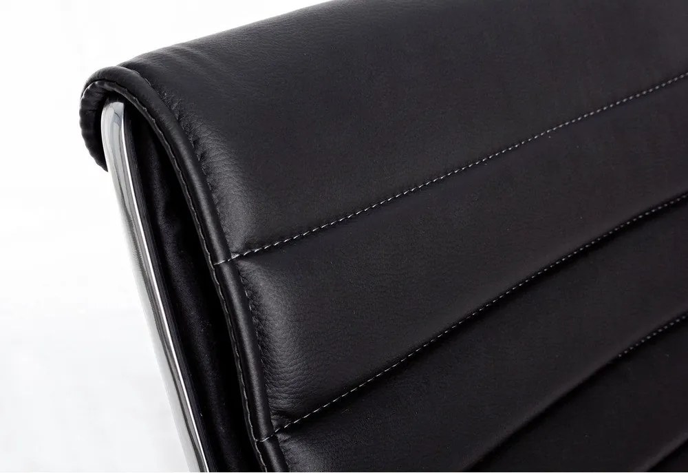 Czarne krzesło biurowe z imitacji skóry Perth – Yes Everyday