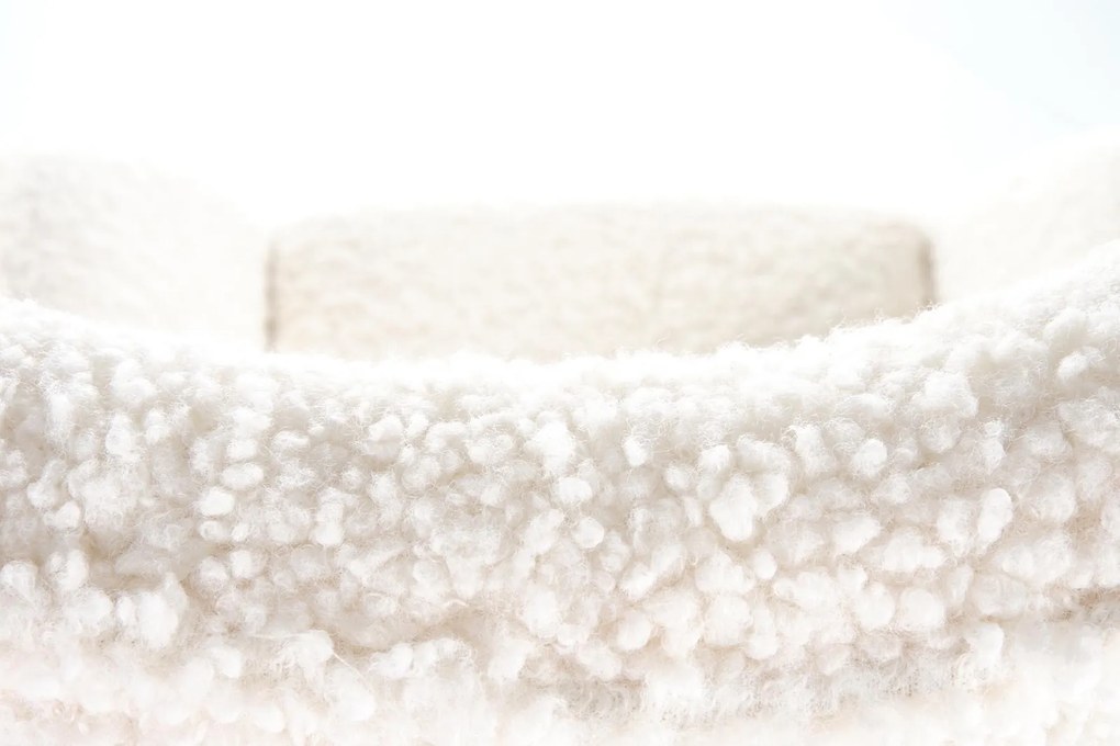 Nowoczesny fotel bujany na złotych płozach Liberto