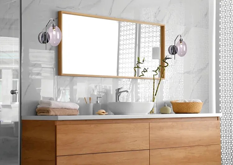 Nowoczesny kinkiet ze szklanym kloszem T1-M53