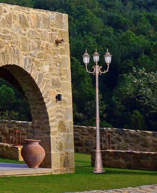 Czarno-złota klasyczna latarnia ogrodowa - 3X S318 K0-D07