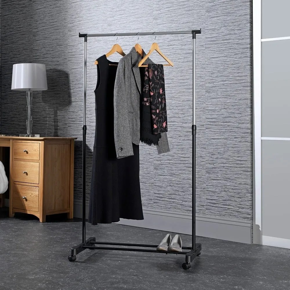 Czarny metalowy stojak na ubrania 85x94x48 cm – Addis