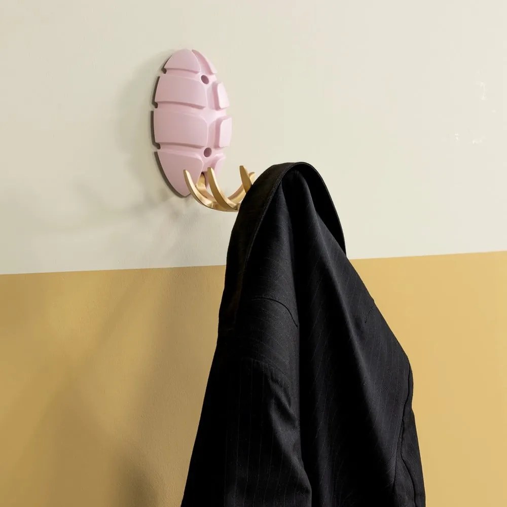 Jasnoróżowy haczyk ścienny Bug – Spinder Design