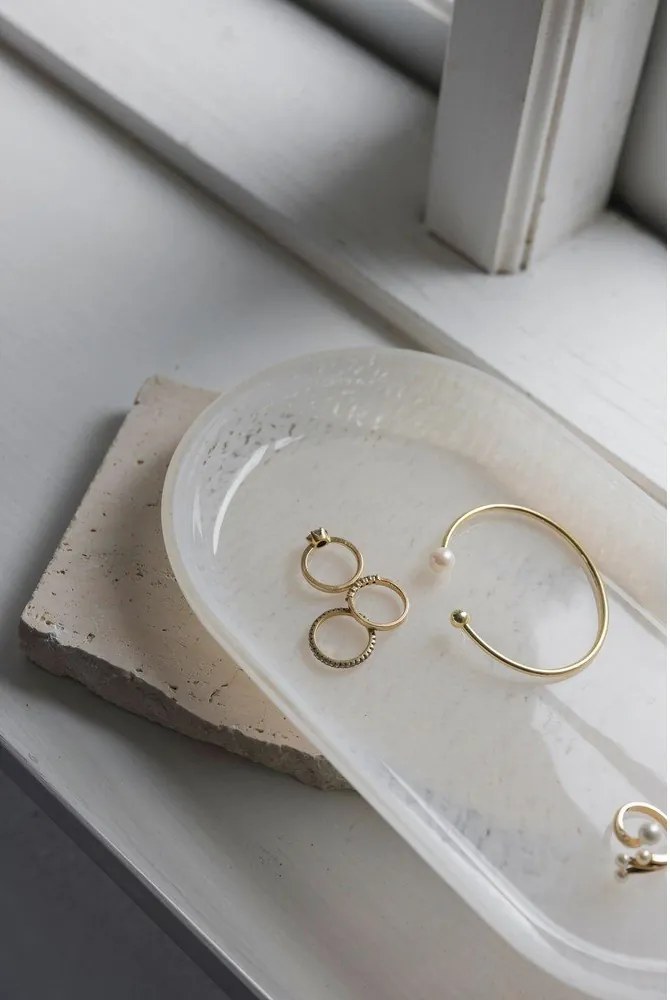 Szklana taca dekoracyjna 14x25,5 cm Opal – Mette Ditmer Denmark