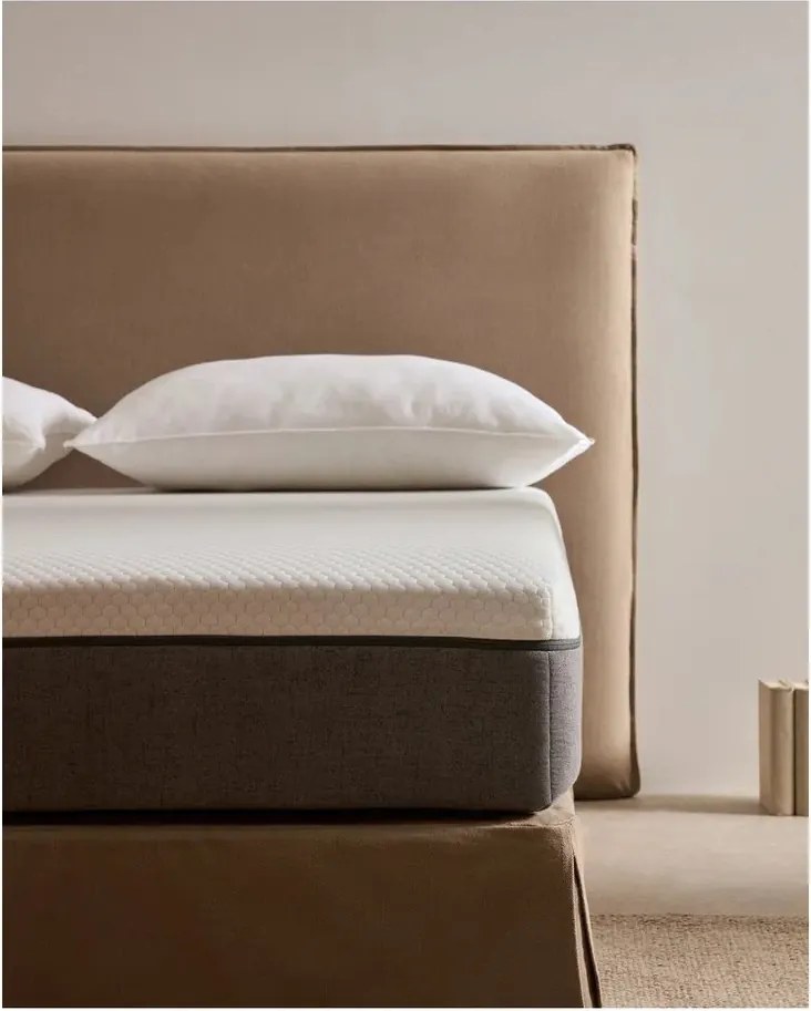 Średnio twardy materac piankowy Kave Home Eva, 140x190 cm