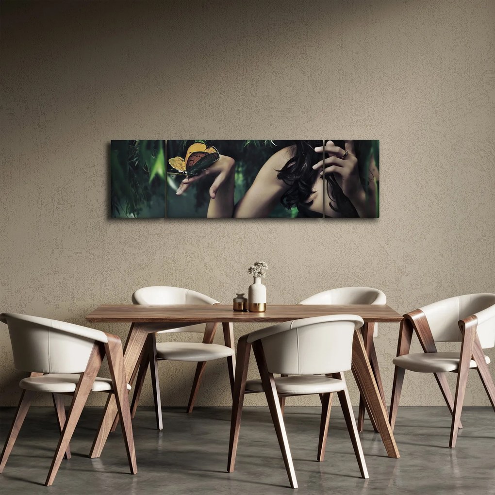 Obraz pełnej wdzięku kobiety z motylem (170x50 cm)