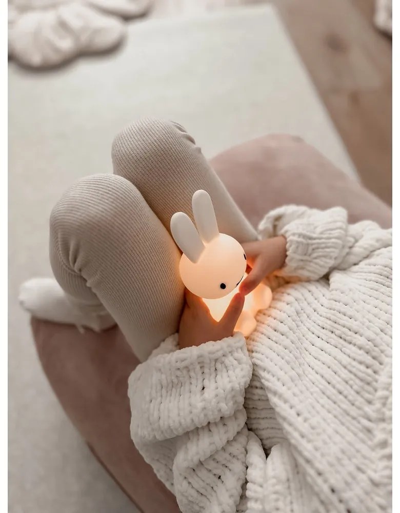 Jasnoróżowy dziecięcy worek do siedzenia Funny Bunny – The Brooklyn Kids