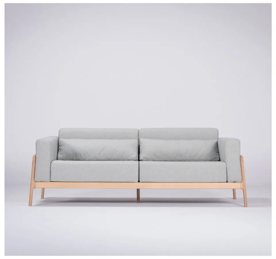 Niebieskoszara sofa z konstrukcją z litego drewna dębowego Gazzda Fawn, 210 cm