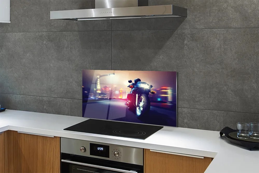 Szkło do Kuchni na Ścianę Motocykl w Miejskiej Scenerii