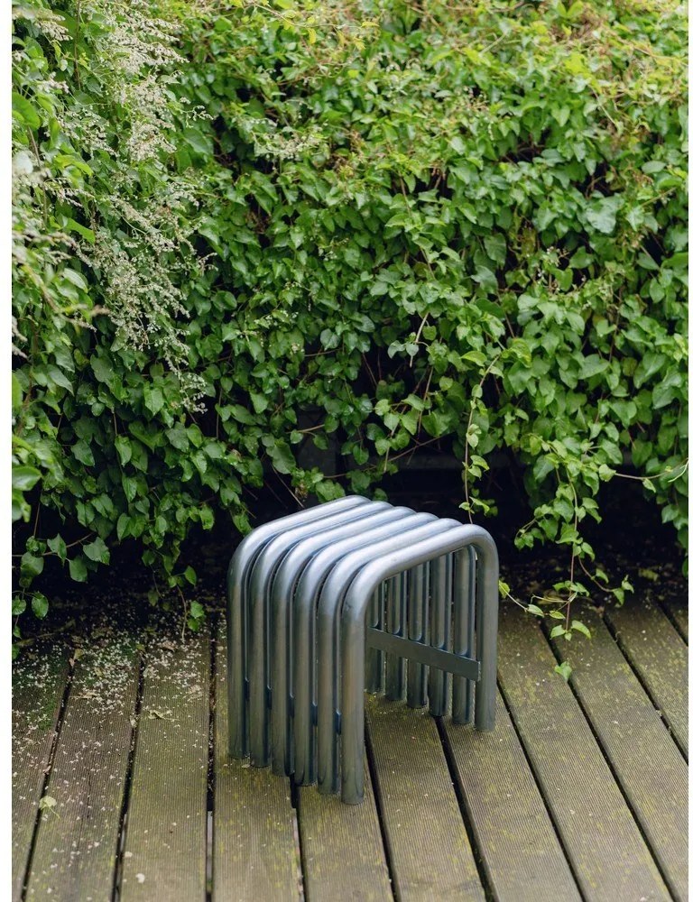 Metalowe krzesło ogrodowe w kolorze srebra Nokk – noo.ma