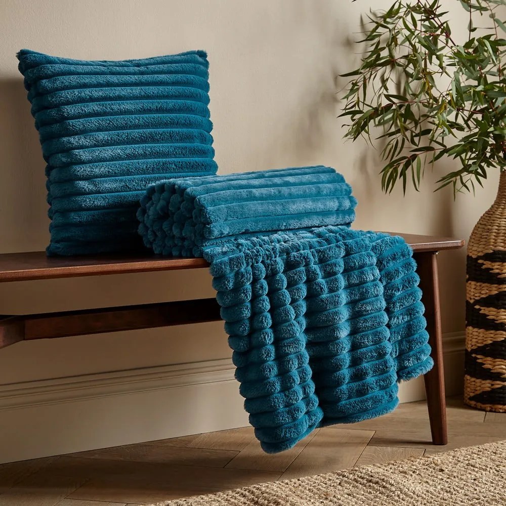 Koc z mikropluszu 130x170 cm Cosy Ribbed – Catherine Lansfield