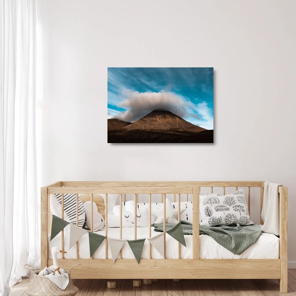 Obraz na szkle - Chmura nad szczytem (70x50 cm)