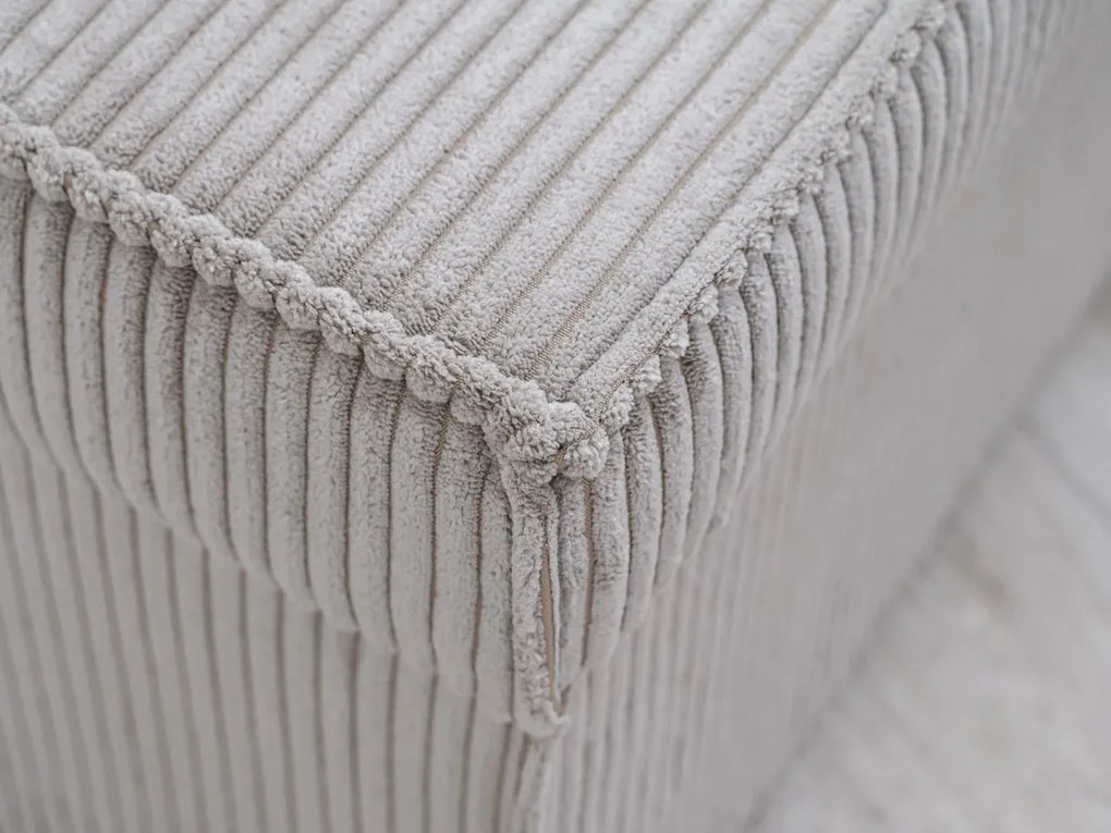 Kremowy taboret SMART COSARO z miejscem do przechowywania 65x65 cm