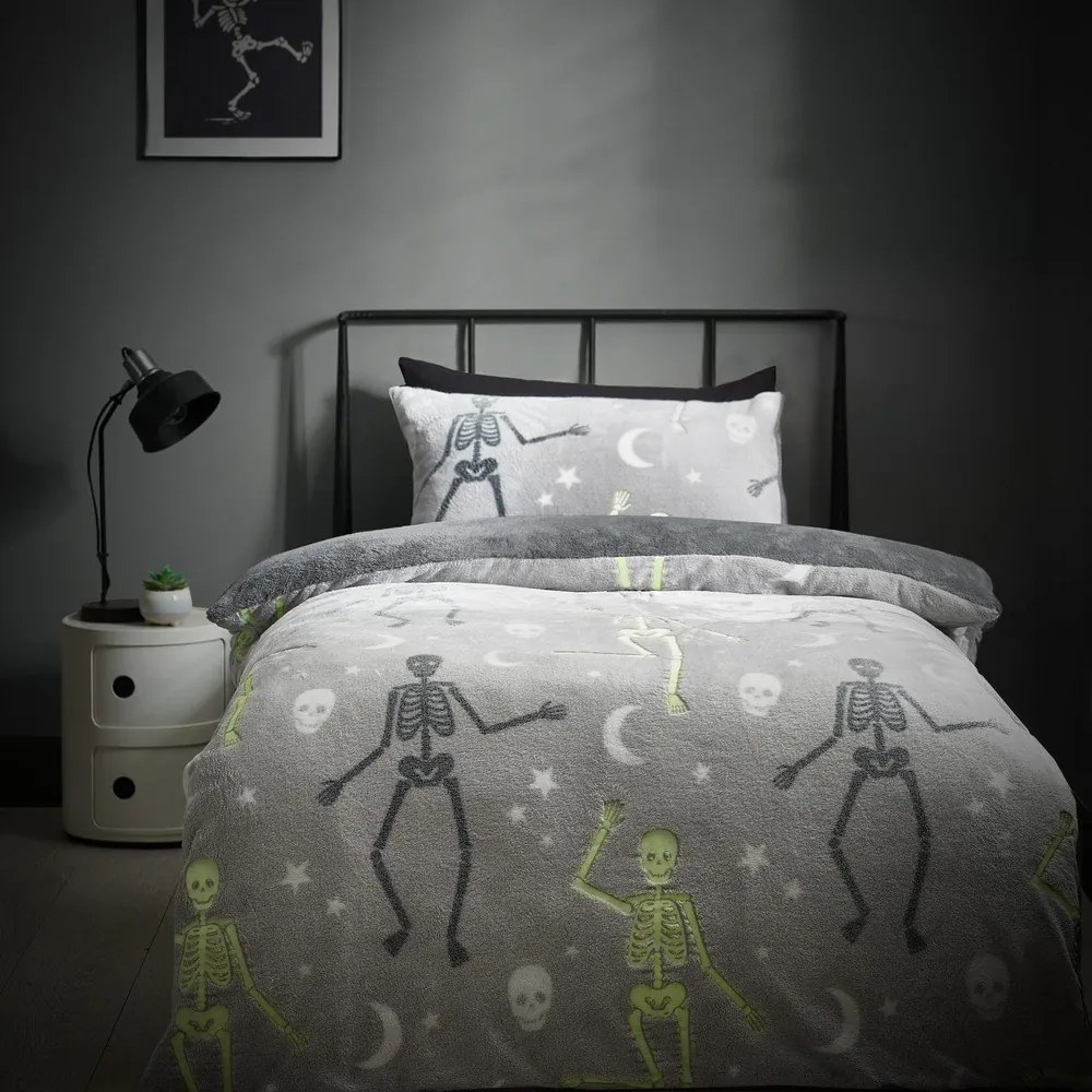 Szara fluorescencyjna pościel dziecięca jednoosobowa z mikropluszu 135x200 cm Halloween Skeleton – Catherine Lansfield