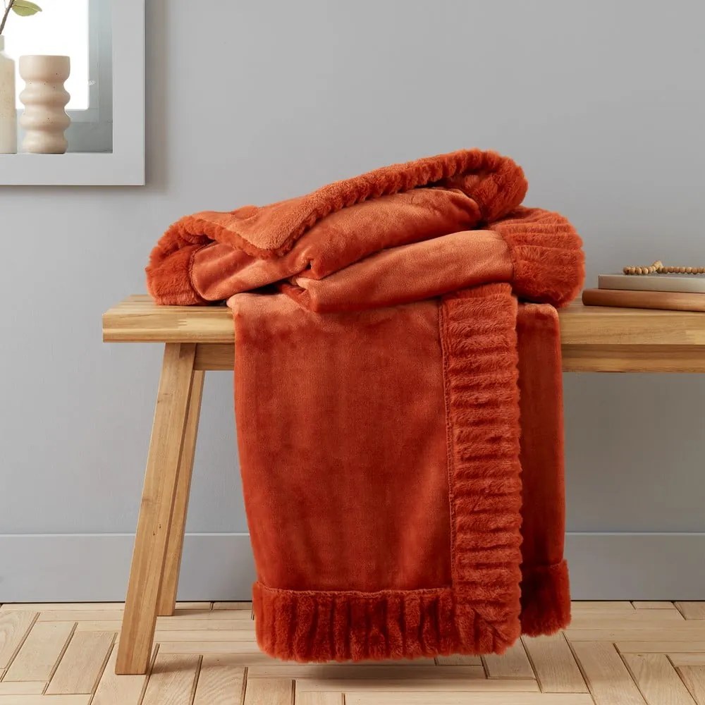 Pomarańczowy koc z mikropluszu 150x200 cm Velvet and Faux Fur – Catherine Lansfield