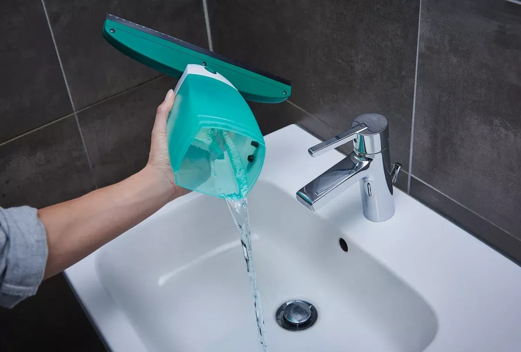 Leifheit odkurzacz do okien Window Cleaner z mopem, drążkiem 43 cm, nasadką ssącą 17 cm czarny 51016