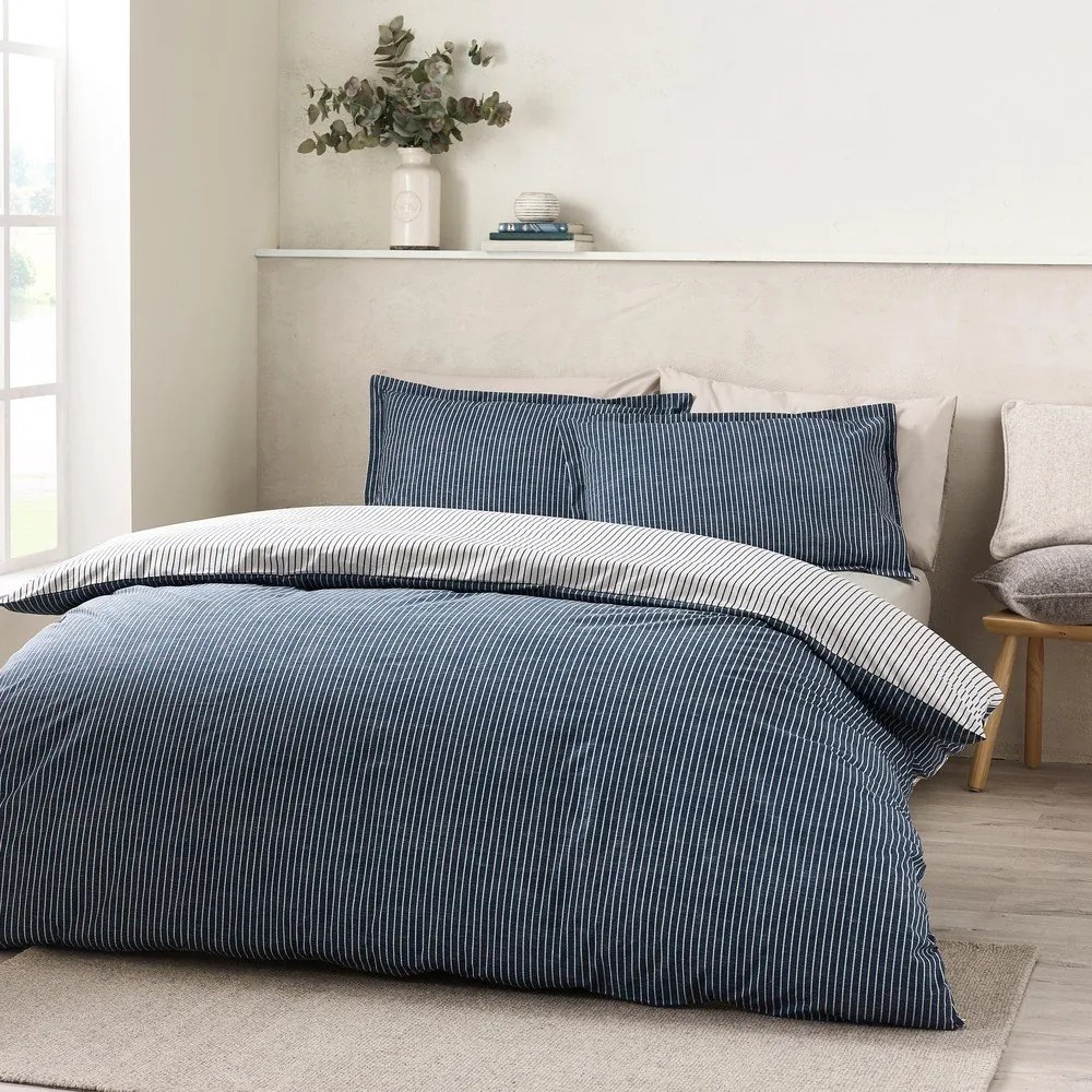 Biało-niebieska pościel dwuosobowa 230x220 cm Oxford Pinstripe – Catherine Lansfield