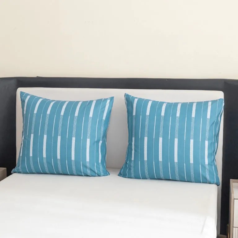 Poszewka na poduszkę z mikrowłókna STRIPELLE 40x50 cm, niebieska