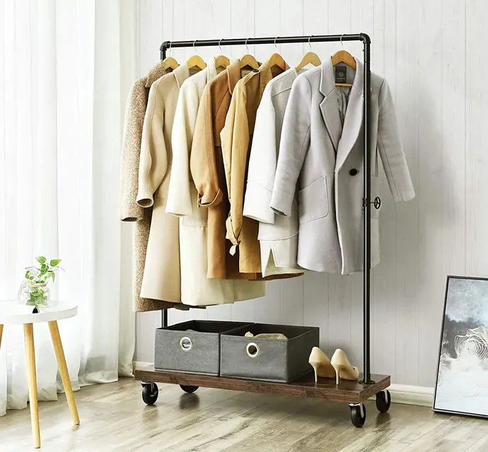 Wieszak na kółkach do industrialnego wnętrza C2-T31