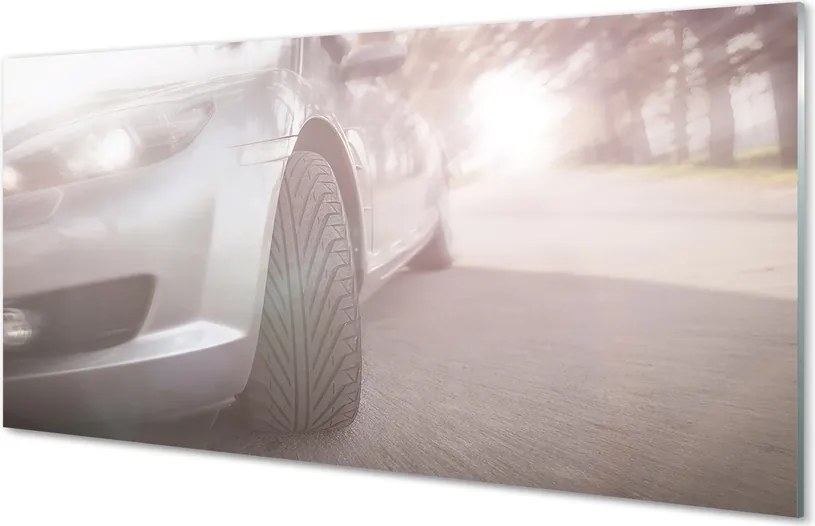 Panel szklany do Kuchni Srebrny Samochód na Miejskiej Ulicy