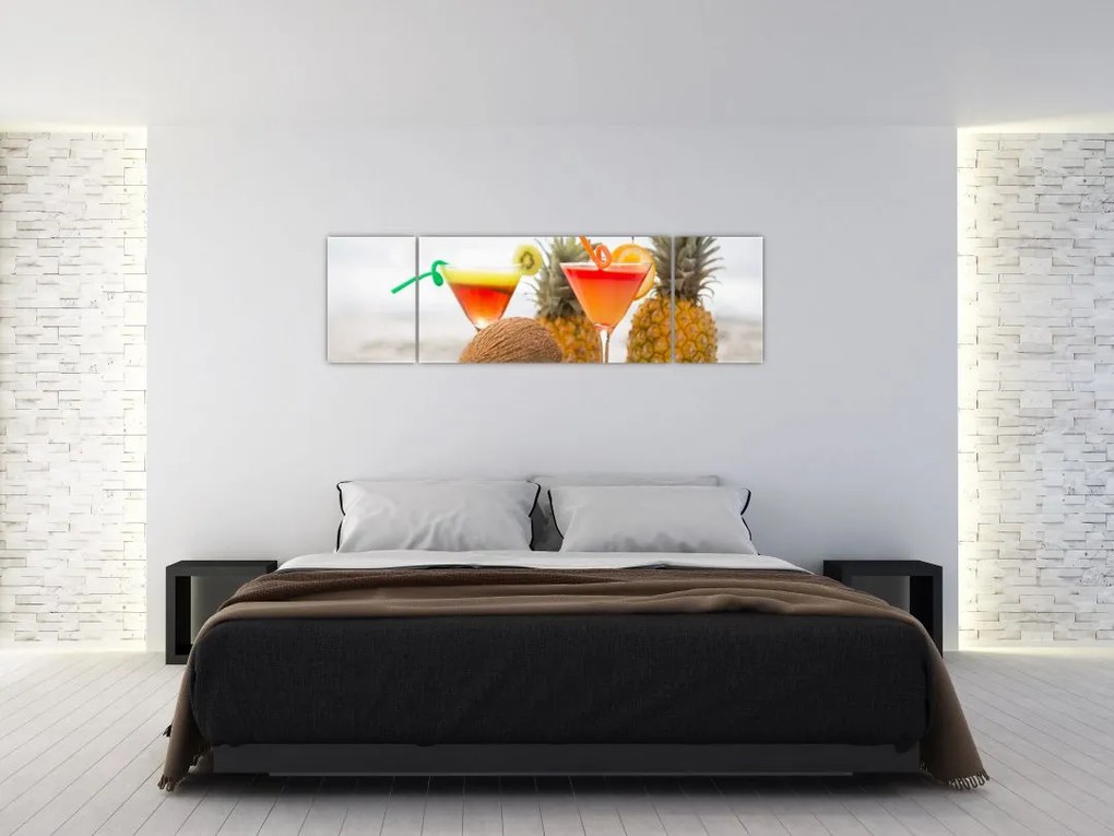 Obraz ananasów i szklanek na plaży (170x50 cm)