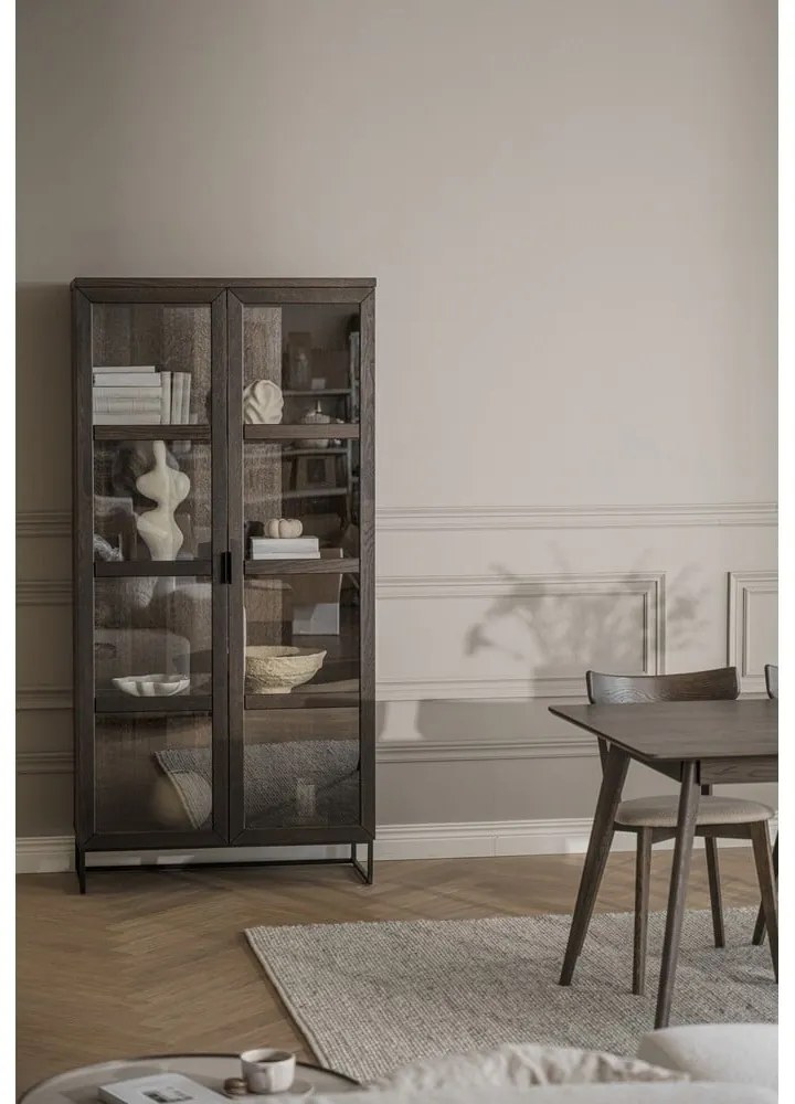 Brązowa witryna z litego drewna dębowego 95x195 cm Everett – Rowico