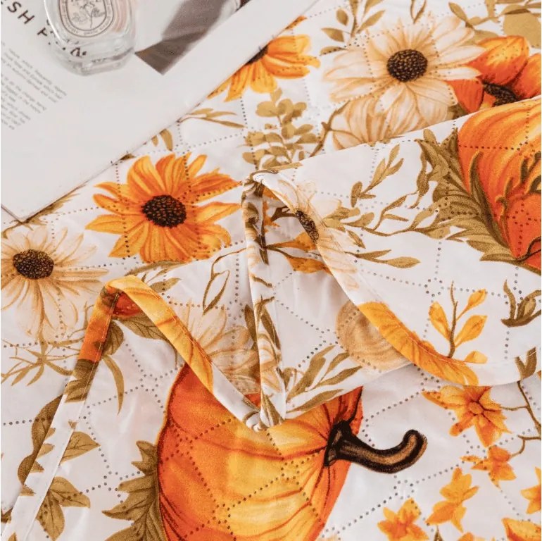 Narzuta na łóżko FLOWERS AND PUMPKINS, pomarańczowy Rozmiar: 220 x 240 cm