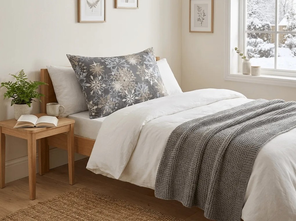 Poszewka na poduszkę z mikrofibry SNOWFLAKE 70x90 cm, niebieskoszara
