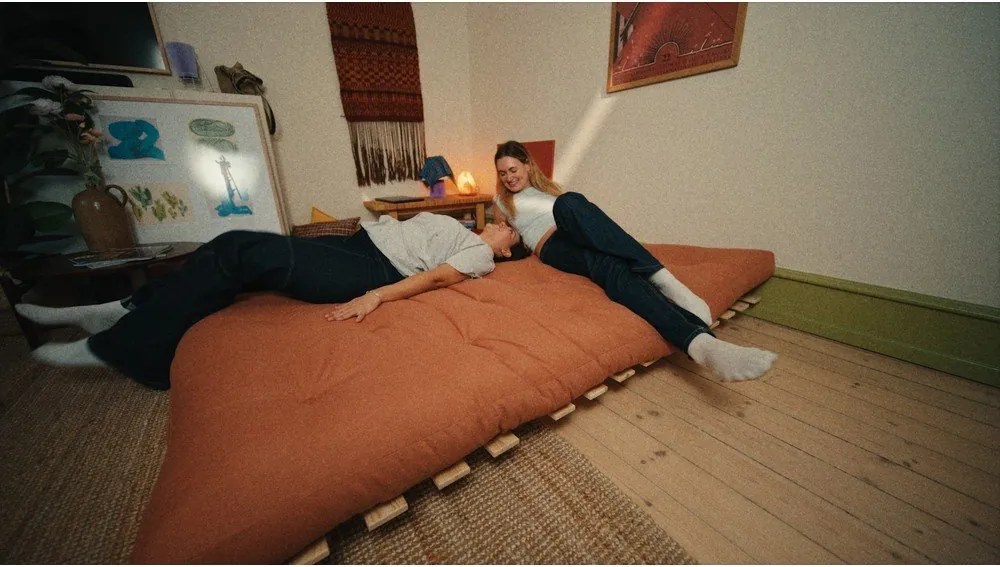 Sofa rozkładana z ciemnoniebieskim obiciem Karup Design Roots Raw/Navy