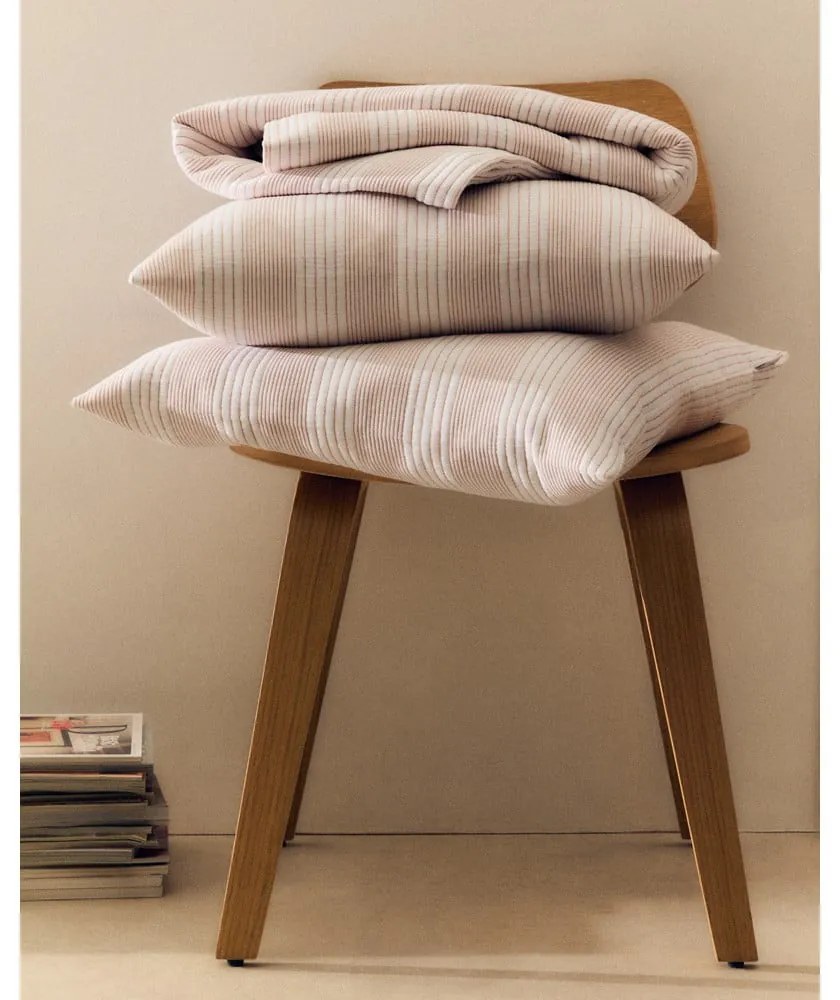 Czerwono-biała bawełniana narzuta pikowana 240x260 cm Macie – Kave Home