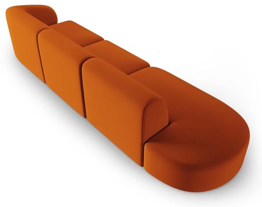 Aksamitna sofa prawostronna w kolorze terakoty 311 cm Paolo – Milo Casa
