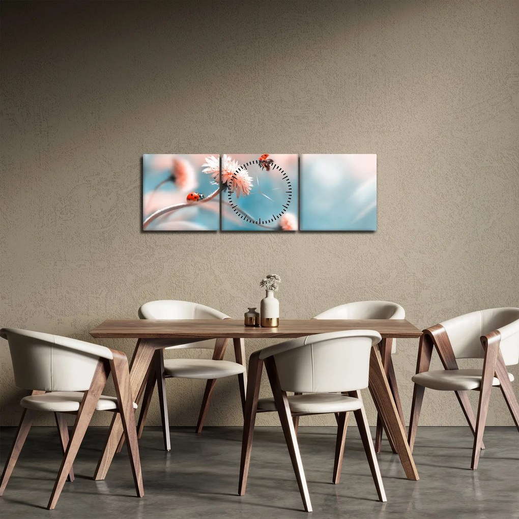Obraz - Biedronka na kwiatku (z zegarem) (90x30 cm)