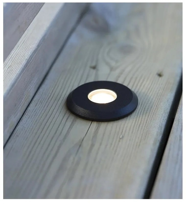 Czarna wbijana lampa Markslöjd Garden 24 Decklight, ø 60 mm